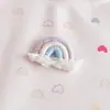 Bonita sudadera para bebés niñas, nueva colección primavera/otoño 2026, con un diseño de patrón de corazón, estilo coreano y un lindo dobladillo con volantes.