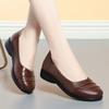 Zapatos de una sola capa con suela suave para mujer, cómodos zapatos de mujer para primavera y otoño, zapatos de madre de cuero suave, zapatos de tacón plano para mujeres de mediana edad y mayores, zapatos de cuero marrón talla 42