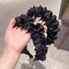 Diadema de Satén Plisado de Gama Alta con Dientes, Antideslizante, No Presiona la Cabeza, Adecuada para el Uso Diario, Accesorio para el Cabello Versátil y Elegante