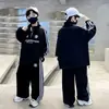 Conjunto de Roupa de Outono para Meninos 2026 Novo Estilo Esportivo de Outono para Crianças Maiores, Estilo Primavera e Outono para Meninos, Moderno e Estiloso