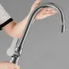 Torneira de Água Quente e Fria com Aumento de Pressão e Recursos Anti-Salpicos, Dupla Utilização para Pia de Cozinha, Tanque de Lavanderia, com Design Universal Rotativo Extensível