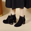 Botas Curtas para Mulheres 2025 Outono e Inverno Novas de Nicho Estilosas Bico Redondo Cadarço Strass Botas de Algodão Pretas Estilo Europeu e Americano Casuais Botas de Couro