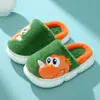 Novas Pantufas de Algodão Infantis 2023 Dinossauro Fofo Ultra Leve Solado Grosso Quente Antiderrapante Pantufas de Algodão para Crianças