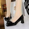 6291-H87 Sapatos Femininos Elegantes Franceses de Couro Patente com Laço Salto Médio Bico Quadrado Salto Grosso Baixo Confortáveis Versáteis