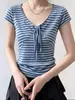 Camiseta de Manga Curta com Listras Azuis, Decote V e Mangas Leves para Mulheres, Estilo Verão, Top Curto Único e Estiloso para Figuras Petite