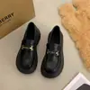 Mocassins para Mulheres 2026 Nova Primavera Sola Grossa Retrô Slip-On Sapatos de Couro Estilo Britânico Preto Uniforme Sapatos JK