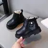 Botas acolchadas estilo Martin para niños, nuevos estilos de invierno para niños y niñas, botas cortas cálidas, diseño de patchwork tejido, botas de algodón para bebé, extra acolchadas