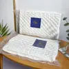Travesseiro de látex personalizado estilo hotel cinco estrelas, núcleo de látex natural, suporte massageador para o pescoço, presente, travesseiro infantil