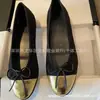 Versão de Luxo dos Sapatilhas de Ballet com Laço Xiaoxiangfeng para Mulheres, Novo Estilo 2025, Mocassins Planos Slip-On Color-Blocking
