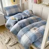 2026 Novo Dormitório Estudantil Roupa de Cama 100% Algodão Conjunto de Três Peças Estilo Simples Listrado Manta de Cama de Algodão Xadrez para Cama de Solteiro