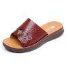 Zapatos de verano nuevos para mujer de cuero suave de suela blanda para madres de mediana edad y mayores, zapatillas, venta directa de fábrica, primera generación de envío