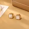 Brincos Exquisitos e Compactos de Trevo de Quatro Folhas para Mulheres, Brincos de Zircônia de Alta Qualidade Microincrustada, Luxo Acessível, Brincos de Concha Natural