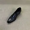 Mocassins Femininos de Couro Macio Estilo Britânico 2026 Novos Retro Bico Quadrado Pequeno Salto Grosso Sapatos de Uma Sola para o Trabalho Slip-on Sapatinhos de Couro