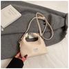 Bolso de Diseño Nicho 2025 Nuevo Bolso de Mujer Verano Popular Versátil Bolso Cruzado Bolso de Mano Súper Popular