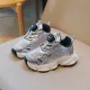 Zapatos Deportivos Transpirables para Niños 2026 Nuevos de Primavera y Verano para Niñas con Hebilla Giratoria Zapatos de Papá para Niños Malla Cómodos Zapatos para Correr