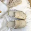 Pantuflas de Lujo de Nicho con Tachuelas y Puntera Tachonada 2026 Verano para Viajar al Trabajo y Uso al Aire Libre Zapatillas Versátiles de Moda para Ponerse y Quitar