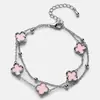 Pulsera de Cadena de Cuentas de Doble Capa con Flor de Trébol de Cinco Hojas Transfronteriza Europea y Americana para Mujer, Pulsera de Moda de Gama Alta con Flor Rosa de Nicho