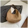 Bolso de Hombro Grande de Cuero Suave, Elegante y de Moda para Mujer, Bolso Cruzado Casual Versátil de Gamuza de Alta Gama Otoño 2026