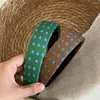 Faixa de cabelo larga retrô com bolinhas estilo coreano para mulheres, moderna e estilosa, projetada para realçar a aparência da linha do cabelo, adequada para o uso diário e adiciona um toque de elegância ao seu penteado