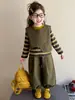 Conjunto de camiseta a rayas estilo bosque para niñas, nuevo y elegante atuendo de otoño 2026 para niña bebé, conjunto de tres piezas con chaleco