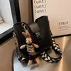 Bolsas de Moda de Gran Capacidad al por Mayor para Mujer, Nuevas Bolsas Cruzadas Texturizadas de Alta Calidad Otoño e Invierno, Bolsos Cubo Retro Versátiles de Mano