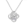 Moda Transfronteriza Europea y Americana Colgante Geométrico Hueco de Cuatro Hojas con Circonita Collar Elegante de Lujo Ligero Regalo de Joyería para el Día de San Valentín