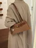 Bolso Maillard Vintage de Gamuza tipo Baguette para Hombro para Mujer Modelo Nuevo Otoño/Invierno 2026 con Hebilla de Cinturón, Bolso de Mano y Hombro para el Trabajo