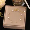 Nuevo Pulsera de Acero de Titanio que No se Desvanece, Moderna y Versátil, Popular en Transmisiones en Vivo, Joyería Exquisita de Alta Gama para Mujer en Oro de 18 Quilates