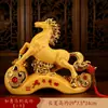 Venta al por mayor del fabricante Estilo chino Hogar Sala de estar Gabinete de TV Artesanía de Resina Decoración Oficina Caballo del Zodiaco Adornos Más Vendidos