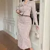 Conjunto transfronterizo europeo y americano de 2026, de manga larga, con botones de perla, corte ajustado, que realza la figura, elegante y chic, para el trabajo y citas.