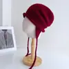 Chapéu com cordão popular de celebridade da internet para proteção auricular, chapéu quente de outono e inverno feminino, chapéu de tricô macio de mistura de lã, chapéu versátil para o frio, moderno