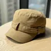 Gorra de Béisbol Plana con Remaches Estilo Workwear Retro para Mujer 2026 Nueva Versátil Circunferencia de Cabeza Grande Hace que la Cara Parezca Más Pequeña Gorra de Equitación Moderna
