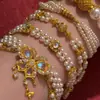Pulseira de Rede Azul Dourada com Flor de Vidro Pérola Zircônia Brilhante Pulseira Elegante de Luxo Leve Joia de Mão Versátil da Moda
