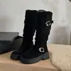 Diseño único, botas de moda versátiles para otoño/invierno 2026: botas altas de ante con efecto adelgazante, con hebilla de cinturón y diseño sin cordones, que se asemejan a las botas de montar