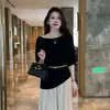 Traje de Vestir de Moda Suelto de Verano con Top sin Hombros y Falda Conjunto de Dos Piezas Adelgazante para Mujer Nuevo Estilo Francés Moderno 2025
