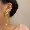 Pendientes de perlas y flores de metal de moda 2024, pendientes distintivos franceses retro de moda