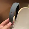 Tecido Cinza Claro Listrado Estilo Coreano Triângulo Presilha de Cabelo Elástico de Cabelo Elegante Prendedor Tubarão para Coque Presilha de Mola Rosa Elegante
