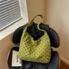 Bolsa de hombro de pana con lunares para comercio exterior transfronterizo, venta al por mayor, nueva bolsa de tela de hombro para niña de gran capacidad, bolso de mano