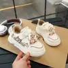 Zapatillas de Skate para Niñas 2026 Otoño Nuevo Dibujos Animados Zapatillas Deportivas Infantiles Suela Suave Niños Medianos y Grandes Niñas Moda Casual Zapatillas de Skate