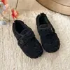 Zapatos de piel versátiles elegidos por el corazón para mujer, nuevo estilo de zapatos de algodón de suela plana para mujer, moda de invierno 2026, zapatos de mujer con felpa, zapatos de conducción