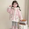 Suéter de Felpa con Capucha de Dibujos Animados Lindo Grueso de una Pieza para Niñas Otoño e Invierno 2026 Nuevo Chaqueta de Felpa con Capucha y Forro de Dibujos Animados Lindo para Bebés Niñas