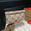 Bolso Retro para Mujer 2026 Estilo Nuevo Estampado de Cuadros Versátil Bolso Cuadrado Pequeño Bolso tipo Sobre Simple de Gama Alta Bolso de Mano