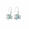 Pendientes Colgantes de Flor Azul Plisada con Borlas para Mujer 2025 Estilo Nuevo Aspecto Adelgazante Pendientes de Flor Versátiles para Rostros Cuadrados y Redondos
