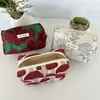 Bolsa de Lápices Repujada Literaria Retro Estudiante Gran Capacidad Bolsa de Papelería Estéreo Portátil Bolsa de Cosméticos Cosméticos Bolso de Mano para Mujer