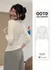 Camiseta negra de manga larga ajustada para mujer, adecuada para principios del otoño de 2026, se puede usar como capa exterior, con cintura ceñida y ajuste ceñido, estilo coreano