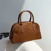 Bolsa de Pão de Veludo Retro Maillard para Mulheres 2024 Nova Bolsa Fosca de Grande Capacidade Bolsa Boston Estilo Retro