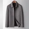 Chaqueta de lana hecha a mano para hombre con cuello de solapa, cierre de cremallera, forro desmontable de plumón de pato blanco al 90%, adecuada para hombres de mediana edad, una prenda exterior de negocios cálida y elegante para el invierno