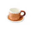 Encanto atemporal - Taza y platillo marrones pintados a mano - Taza de café estilo vintage con encaje blanco, taza hecha a mano exquisitamente para uso doméstico