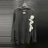 Otoño Temprano 2025 Nuevo Estilo Suéter de Punto con Flores Tridimensionales Rasgadas de Cuello Halter Diseño Nicho Coreano Top para Mujer