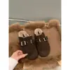 Pantuflas de felpa con suela gruesa y forro polar para abrigarse, medias zapatillas de punta cerrada para usar en exteriores Sandalias planas tipo Birkenstock de lana para mujer Otoño/Invierno 2026
